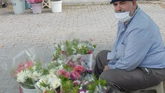 Mezarlık Ziyaretleri Bugünden Yapıldı