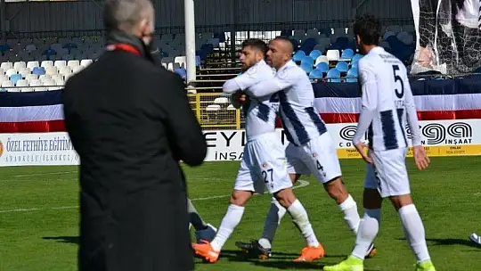 Kaptan Anıl, arkadaşına 'Kart görme' diye bağırdı