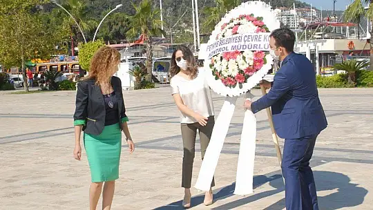 Çevre Haftası dolayısıyla çelenk töreni düzenlendi