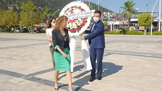 Çevre Haftası dolayısıyla çelenk töreni düzenlendi