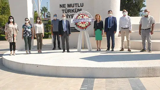 Çevre Haftası dolayısıyla çelenk töreni düzenlendi