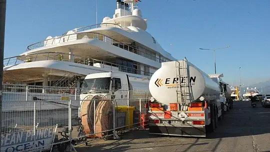 'Mayan Queen' Fethiye'de gün boyu yakıt aldı