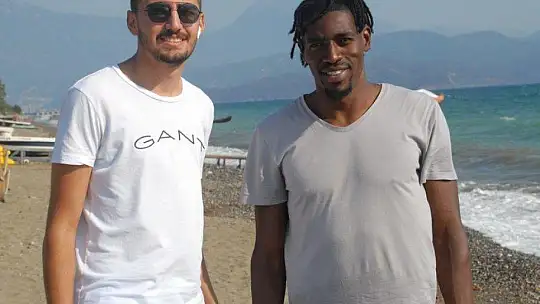 PATRİCK ETOGA FETHİYE'DE TATİL YAPIYOR