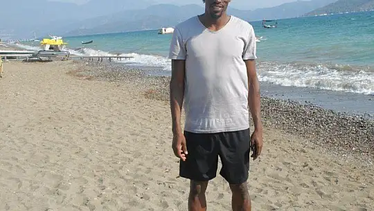 PATRİCK ETOGA FETHİYE'DE TATİL YAPIYOR