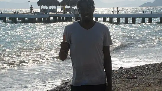 PATRİCK ETOGA FETHİYE'DE TATİL YAPIYOR