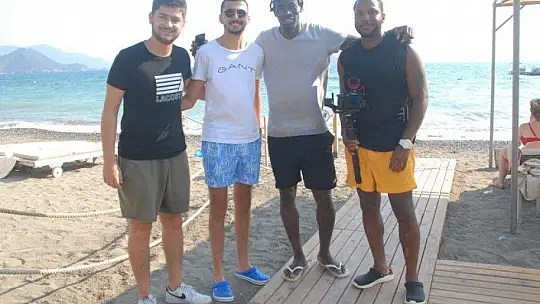 PATRİCK ETOGA FETHİYE'DE TATİL YAPIYOR