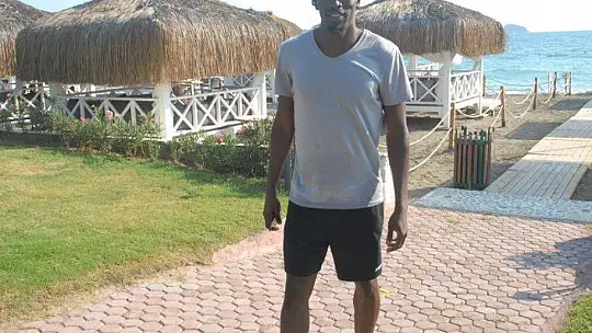 PATRİCK ETOGA FETHİYE'DE TATİL YAPIYOR