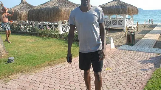 PATRİCK ETOGA FETHİYE'DE TATİL YAPIYOR