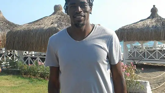 PATRİCK ETOGA FETHİYE'DE TATİL YAPIYOR