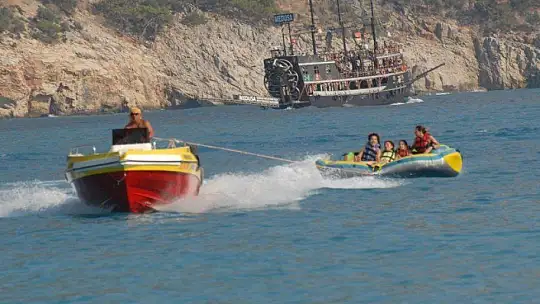 FETHİYE'DE BAYRAM YOĞUNLUĞU