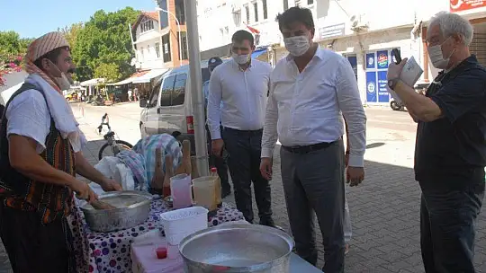 Geleneksel kar şerbeti etkinliğine Kaymakam ve Belediye Başkanı da katıldı 