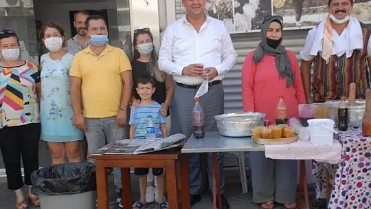 Geleneksel kar şerbeti etkinliğine Kaymakam ve Belediye Başkanı da katıldı 