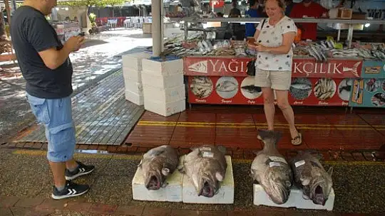 DEV ÇİÇÖZ BALIKLARI YÜZLERİ GÜLDÜRDÜ