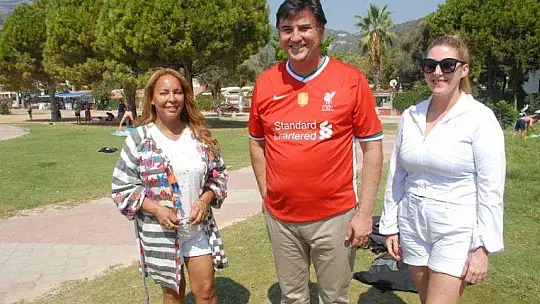 LİVERPOOL BELEDİYE BAŞKANI YAMAÇ PARAŞÜTÜ İLE UÇTU