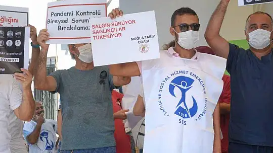 SAĞLIK ÇALIŞANLARI 'YÖNETEMİYORSUNUZ, TÜKENİYORUZ'