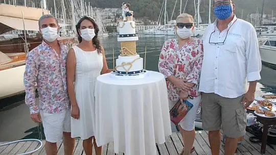 FETHİYE'DE TEKNEDE NİKÂH