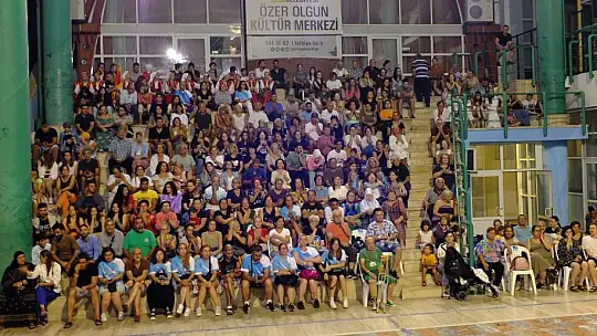 Halk Oyunları Festivali Renkli Görüntülere Sahne Oldu