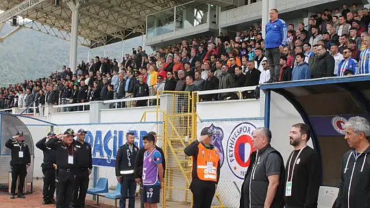 FETHİYESPOR TARAFTARI DEPREMZEDE ÇOCUKLARI UNUTMADI 