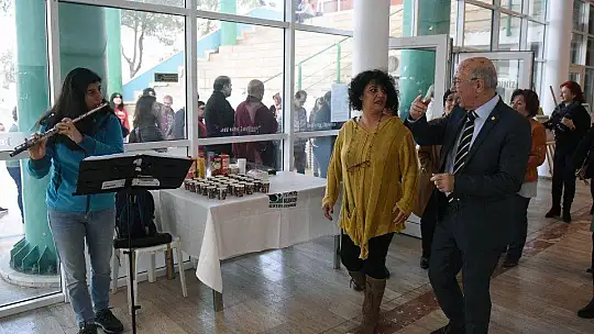 Ebru Sergisi Açıldı