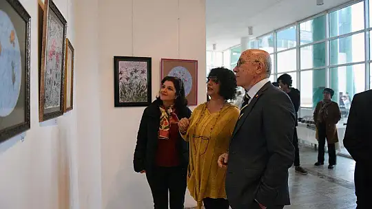 Ebru Sergisi Açıldı