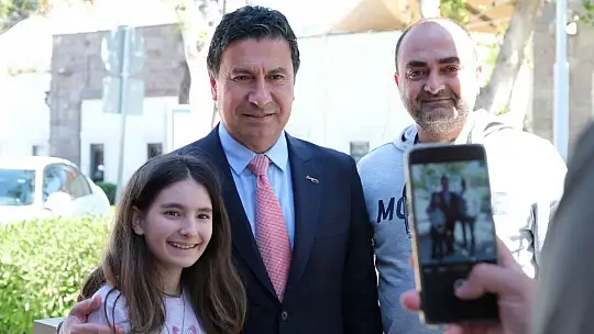 Başkan Aras'tan, gençlerle bayram ziyareti