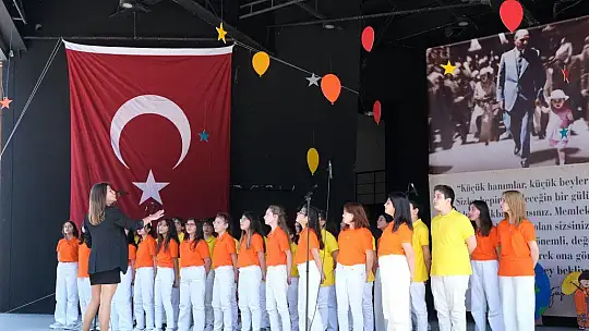 23 Nisan çoşkuyla kutlandı