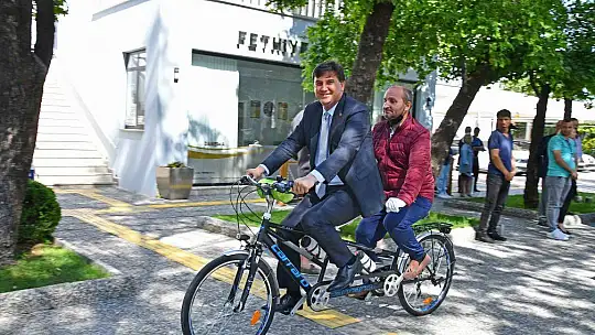 Karaca'dan anlamlı hediye