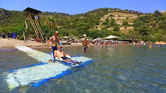 Engelsiz plajlar ile engeller kalkıyor