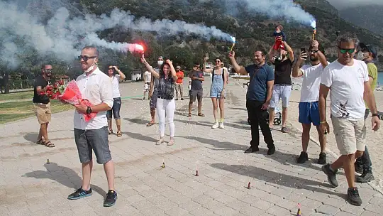 FETHİYE'DE GÖKYÜZÜNDE EVLİLİK TEKLİFİ