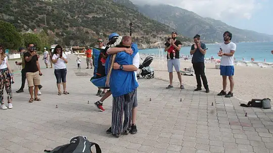 FETHİYE'DE GÖKYÜZÜNDE EVLİLİK TEKLİFİ