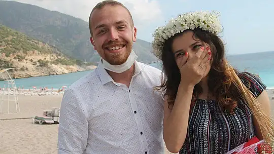 FETHİYE'DE GÖKYÜZÜNDE EVLİLİK TEKLİFİ