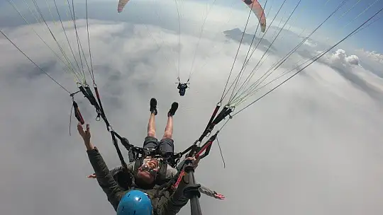 FETHİYE'DE GÖKYÜZÜNDE EVLİLİK TEKLİFİ