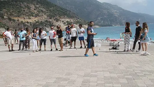 FETHİYE'DE GÖKYÜZÜNDE EVLİLİK TEKLİFİ