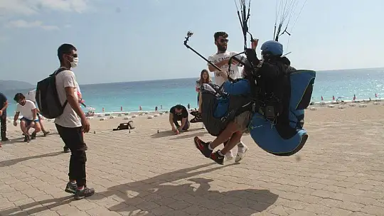 FETHİYE'DE GÖKYÜZÜNDE EVLİLİK TEKLİFİ