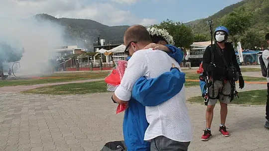 FETHİYE'DE GÖKYÜZÜNDE EVLİLİK TEKLİFİ