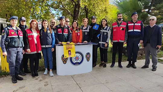 'KADINA ŞİDDETE KARŞI' BİLGİLENDİRME STANDI AÇILDI