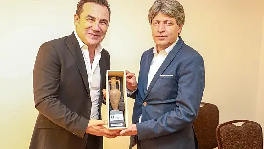 Ferhat Göçer 20 yıl sonra aynı sahneye çıktı