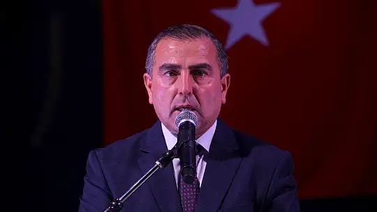 DEMOKRASİ NÖBETİ SABAHA KADAR SÜRDÜ