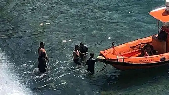 Fethiye'de tekne battı: 6 kişiyi sahil güvenlik ekipleri kurtardı
