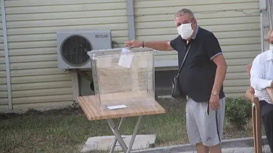 HUZUREVİ'NDE DEMOKRASİ ŞÖLENİ