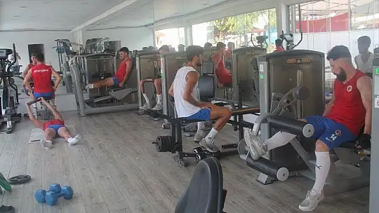 Kurtuluş, 'Kulüpler ve futbolcular mağdur oldu'