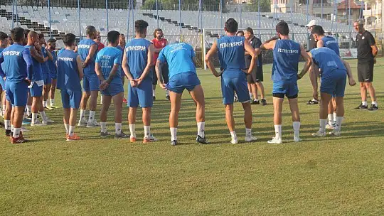 Kurtuluş, 'Kulüpler ve futbolcular mağdur oldu'