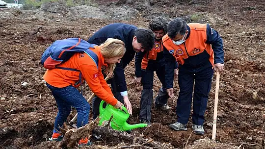 Fidan dikimi etkinliğine yoğun ilgi