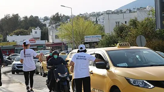 İftara yetişemeyenlere kumanya dağıtıldı