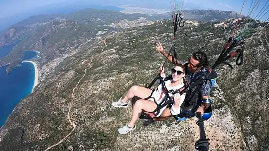 BAŞKAN YARDIMCISI DA UÇTU