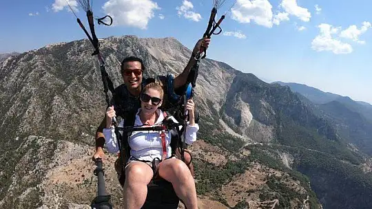 BAŞKAN YARDIMCISI DA UÇTU