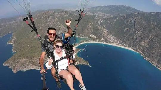 BAŞKAN YARDIMCISI DA UÇTU