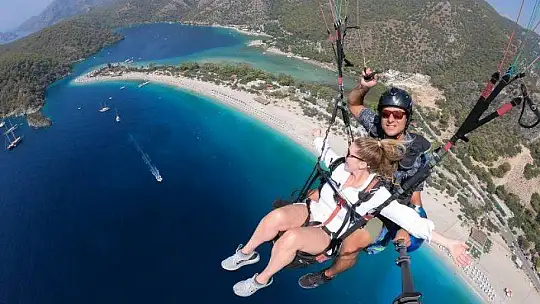 BAŞKAN YARDIMCISI DA UÇTU