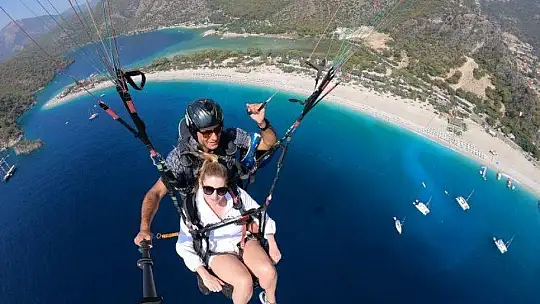 BAŞKAN YARDIMCISI DA UÇTU