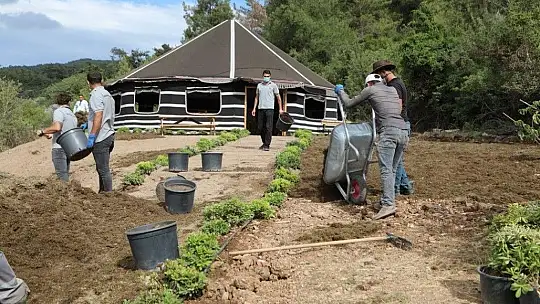 Gençlik Tarım Kampı'na Sertab Erener'den Destek